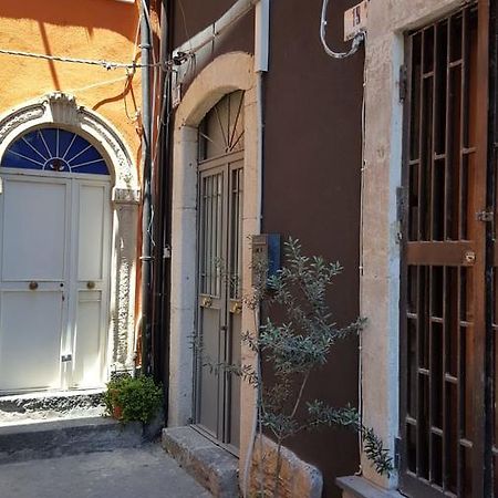 Il Pozzo Di Santa Teresa Daire Katanya Dış mekan fotoğraf