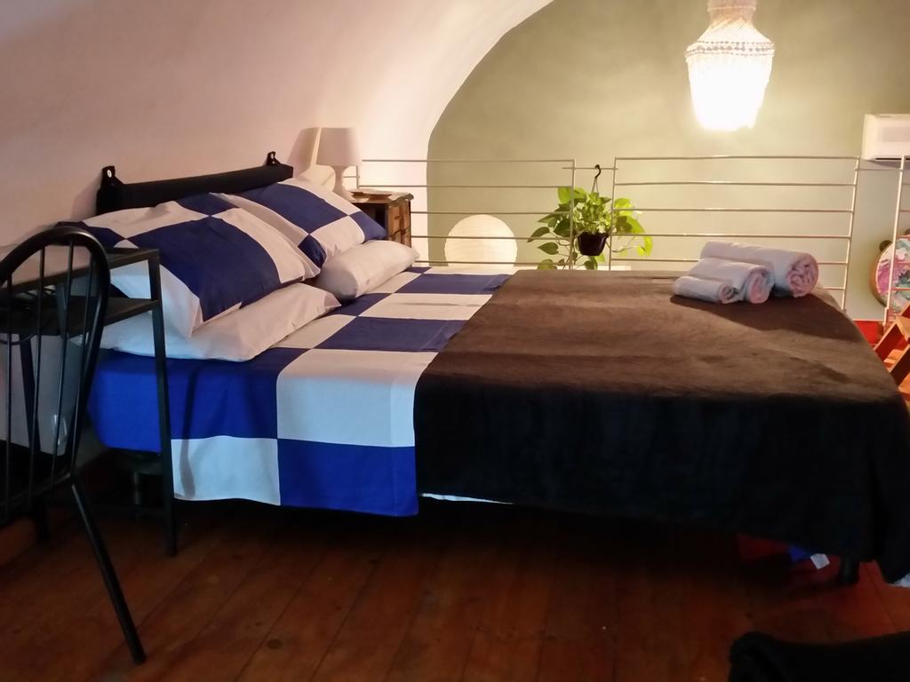 Il Pozzo Di Santa Teresa Daire Katanya Oda fotoğraf